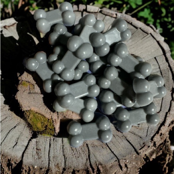 Hand Crafted Soap - Charcoal eucalyptus & vanilla Bones 🐾 - Picture 2 of 5